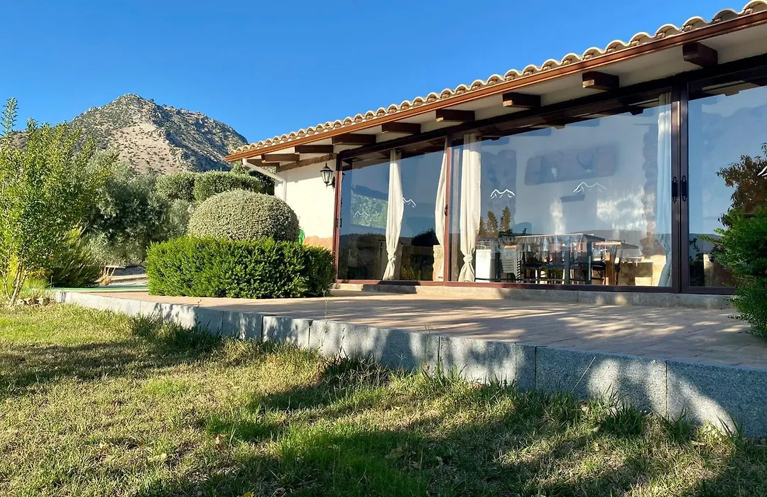 ENTRESIERRAS Apartamentos rurales con chimenea, barbacoa y espacio para eventos-1