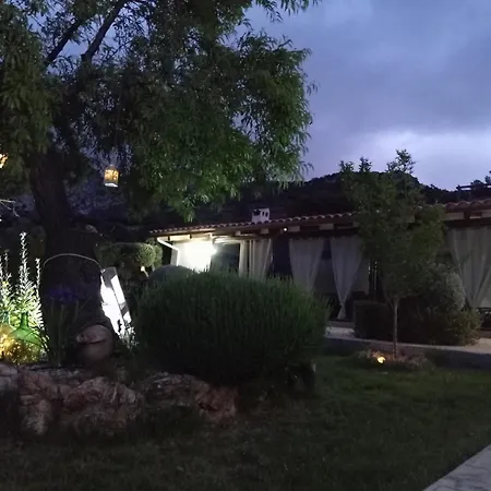 ENTRESIERRAS Apartamentos rurales con chimenea, barbacoa y espacio para eventos-2